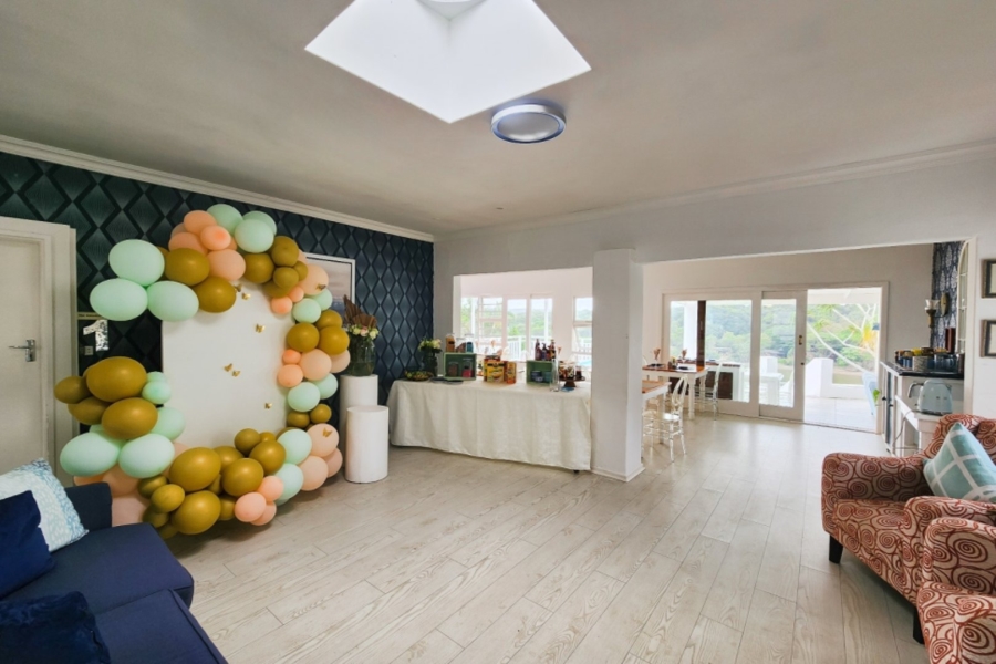 10 Bedroom Property for Sale in Bonza Bay Eastern Cape